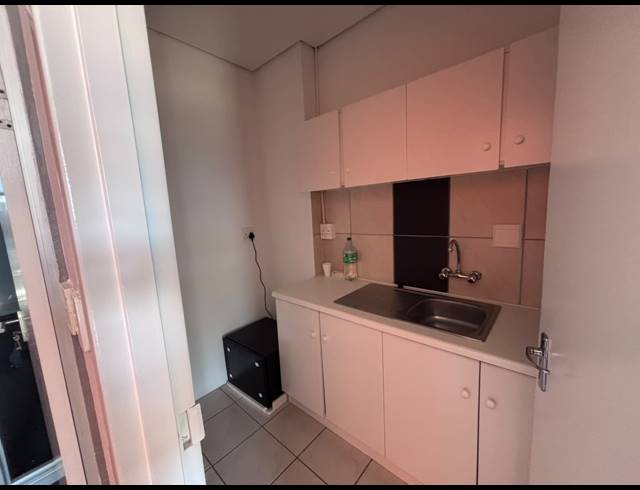 100M² OFFICE TO LET IN MARCONI BEAM INDUSTRIA